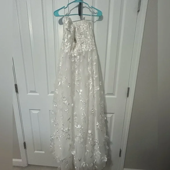 Anthropologie “The Ivy” Ivory Strapless Wedding Dress